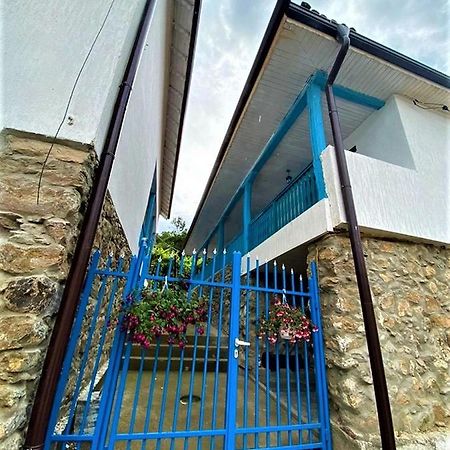 Готель Цяла Ваканционна Къща- Florina Houses Goranovtsi Екстер'єр фото